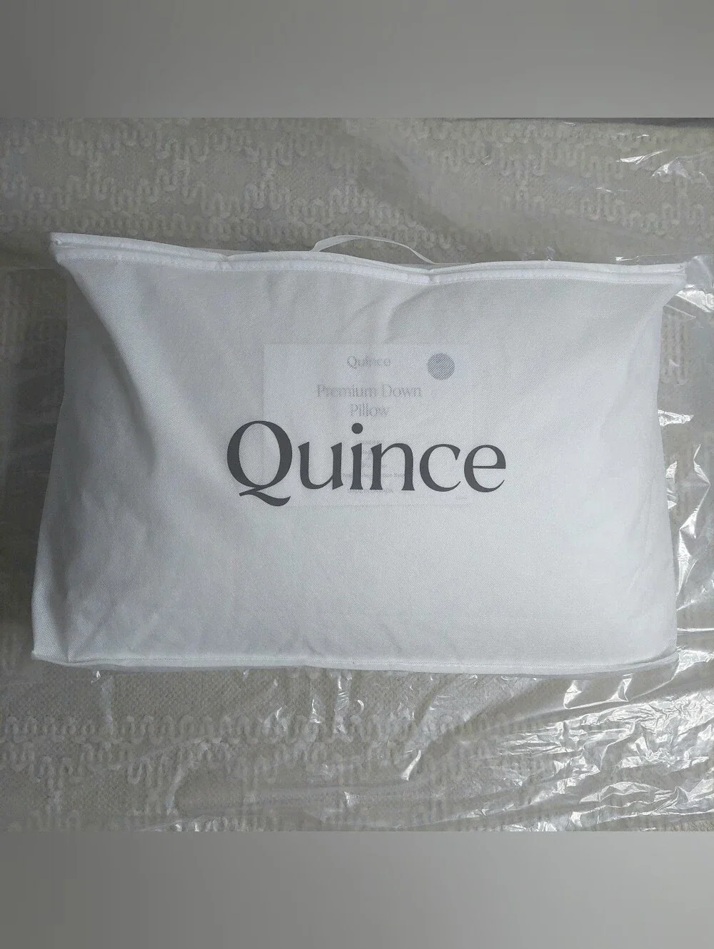NWOT- Quince Standard White Duck Down Premium Pillow (Medium)(P34)